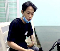 Đâm tài xế xe ôm rồi cướp tài sản