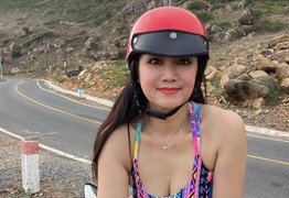 Nhan sắc 'trẻ mãi không già' của NSND Thu Hà