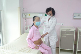 Cụ bà 71 tuổi mang khối u vùng bụng tương đương thai nhi 9 tháng tuổi