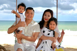 Những góc khuất trong cuộc đời Tự Long: Từng làm phụ hồ, 2 lần đò mới viên mãn