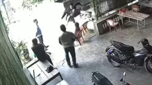 Công an triệu tập 2 kẻ côn đồ đánh người đàn ông bất tỉnh 