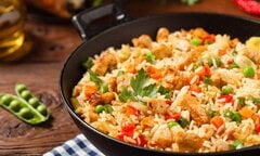 Mẹo rang cơm ngon không kém đầu bếp chuyên nghiệp