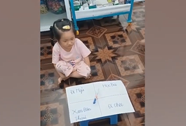 Vẻ cam chịu của bé gái khi quay trúng ô 'học bài'