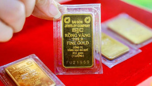 Vàng SJC giảm hơn nửa triệu đồng mỗi lượng, người mua lỗ nặng sau 3 ngày