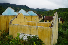 Cận cảnh khu tái định cư hoang phế ở Kon Tum