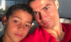 Con trai cả của Ronaldo: 11 tuổi đã có profile đáng nể, tài săn bàn giống hệt bố