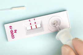 Người phụ nữ nhiễm 2 chủng nCoV trong 20 ngày