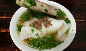 Độc đáo món bánh cuốn chan nước canh ở Cao Bằng, đặc sản dân dã đã ăn là nhớ mãi