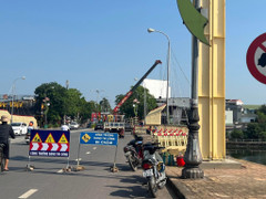 Trang trí cầu giống 'hàng rào nhà tù' ở Quảng Trị: Chủ đầu tư buộc phải tháo dỡ