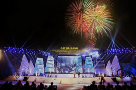 Hải Phòng bắn pháo hoa dịp khai mạc Du lịch Cát Bà 2022