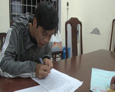 Gã thanh niên đi SH đóng giả khách hàng để cướp tiệm vàng ở Thừa Thiên - Huế