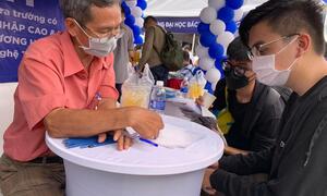 Đăng ký xét tuyển đại học: Chọn ngành hot hay ngành yêu thích?