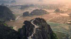 Hang Múa: Địa danh ở Ninh Bình hút du khách trẻ dịp nghỉ lễ 30/4 - 1/5