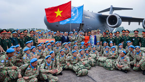 Chủ tịch nước tiễn chiến sĩ mũ nồi xanh lên đường gìn giữ hòa bình Liên hợp quốc