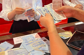 Đi ăn hóa đơn 2 triệu, cô gái chia tay ngay khi thấy cách bạn trai rút tiền trả