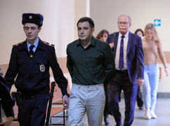 Nga và Mỹ trao đổi tù nhân giữa căng thẳng