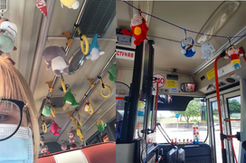 Góc ấm áp: Cả một bầu trời đáng yêu bất ngờ xuất hiện trên các chiếc xe buýt