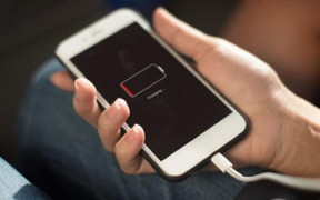 Mất thị lực, cháy sém toàn thân do dùng điện thoại đang sạc