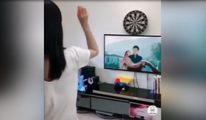 Trổ tài ném phi tiêu, cô gái làm vỡ tivi 