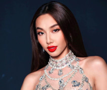 Hoa hậu Thùy Tiên diện loạt váy áo gợi cảm khoe đường cong nóng bỏng