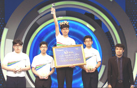 Nam sinh chuyên ngữ ngược dòng ngoạn mục, giành vòng nguyệt quế Olympia