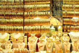 Giá vàng hôm nay 27/8: Vàng tiếp tục giảm 