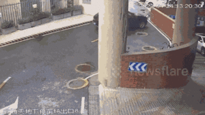 Video: Tài xế xe Porsche tông sập tường hầm gửi xe