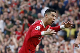 Ronaldo mong đội bóng cũ giải cứu khỏi Man Utd