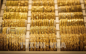 Giá vàng châu Á phiên 3/5 chạm mức thấp của hai tháng rưỡi