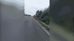 Video: Hiện trường xe chở dầu cháy rực trên cao tốc TP.HCM – Trung Lương