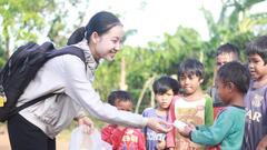 Video: Nữ sinh 17 tuổi rong ruổi làm thiện nguyện khắp buôn làng suốt 4 năm