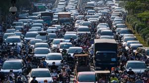 Hà Nội: Xe cộ đặc ken khắp các ngả trong ngày đầu đi làm sau nghỉ lễ