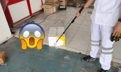Nghe âm thanh lạ trong bưu kiện, mở ra mới tá hỏa vì món hàng cực nguy hiểm