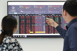 VN-Index đảo chiều ngoạn mục sau phiên lao dốc thảm hại