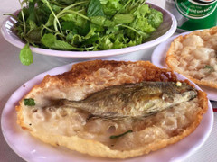 Bánh khoái cá kình làng Chuồn - món ăn độc đáo ở xứ Huế khiến thực khách mê đắm