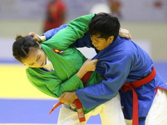 Video: Tô Thị Trang mang Huy chương Vàng đầu tiên cho Đoàn Thể thao Việt Nam