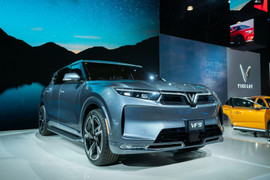 Công bố giá thuê pin xe ô tô điện Vinfast VF 8 và VF 9 tại Canada