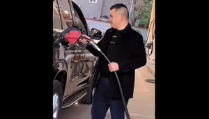 Xăng tăng giá, tài xế 'bòn' đến giọt cuối cùng 