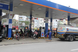 'Bão' giá xăng dầu tăng cao tác động thế nào đến kinh tế?