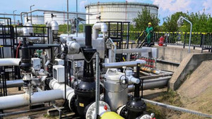 EU 'không có giải pháp' khắc phục thiệt hại từ lệnh cấm dầu của Nga