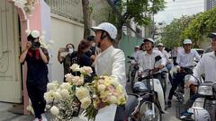 Mạc Văn Khoa lái xe máy Dream cũ đi hỏi vợ
