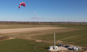 Video: Diều thu năng lượng gió từ độ cao 400m 