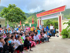 Cải thiện điều kiện học tập cho hơn 400 trẻ em nông thôn Việt Nam 