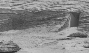 Sự thật về 'cánh cửa của người ngoài hành tinh' trên sao Hỏa 