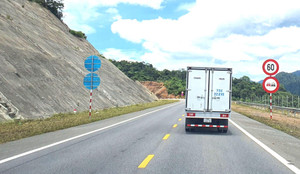 Vì sao phải điều chỉnh biển báo tốc độ trên cao tốc La Sơn-Túy Loan?