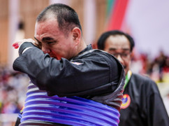 Ảnh: Võ sĩ Việt Nam ra đòn hóc hiểm, đối thủ thất bại rơi nước mắt