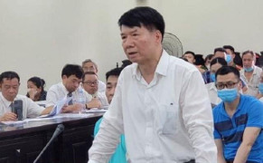 Cựu Thứ trưởng Bộ Y tế xin hưởng mức án 'không mang thêm đau khổ cho gia đình'
