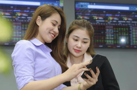 Chứng khoán tiếp tục hồi phục, tăng 12 điểm