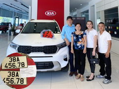 Xe Kia Sonet trúng biển ‘cực phẩm’, có người trả giá 1,7 tỷ đồng chủ xe chưa bán