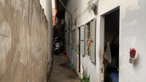 Bố mẹ và con trai chết bất thường trong căn phòng trọ ở TP.HCM